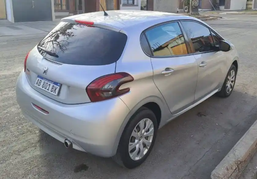 Peugeot 208  2017 - foto 4