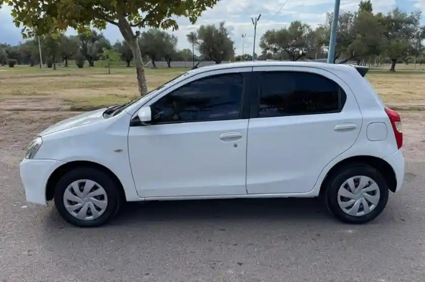 Toyota Etios  2017 - foto 3