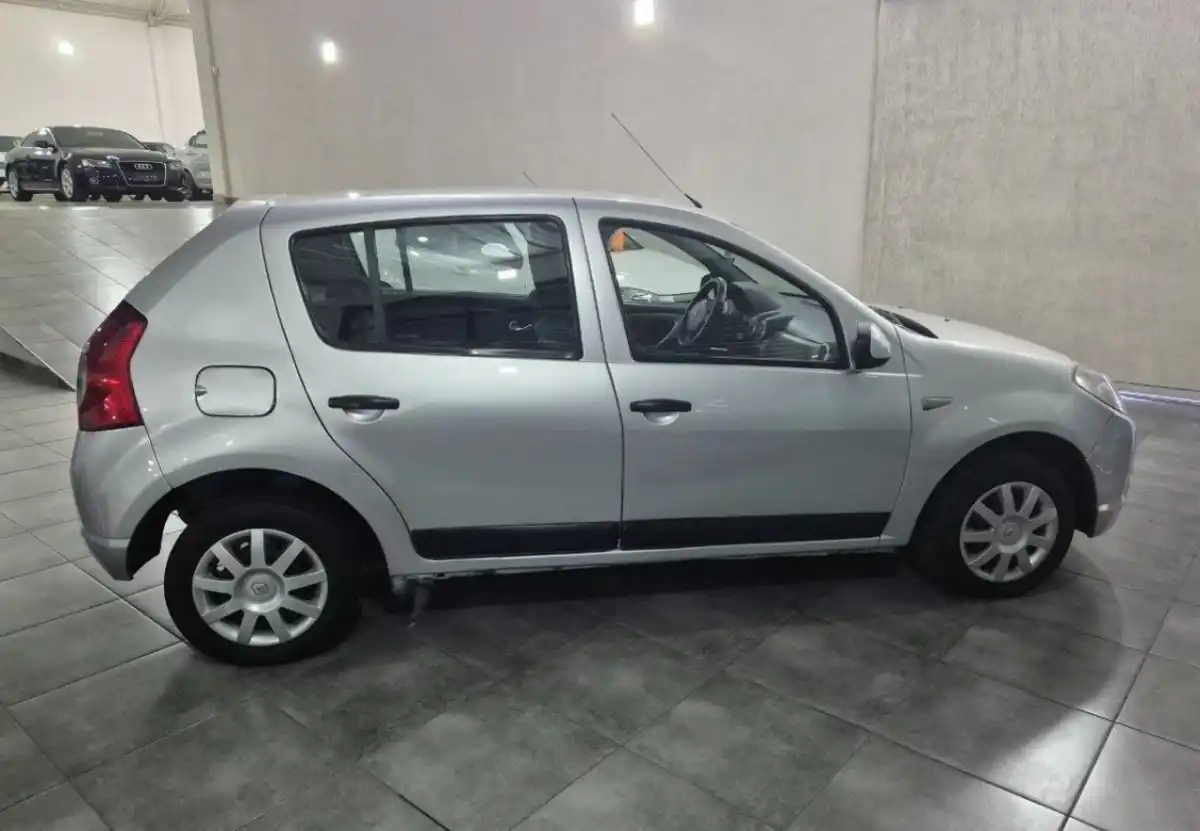 Renault Sandero  2011 - foto 4
