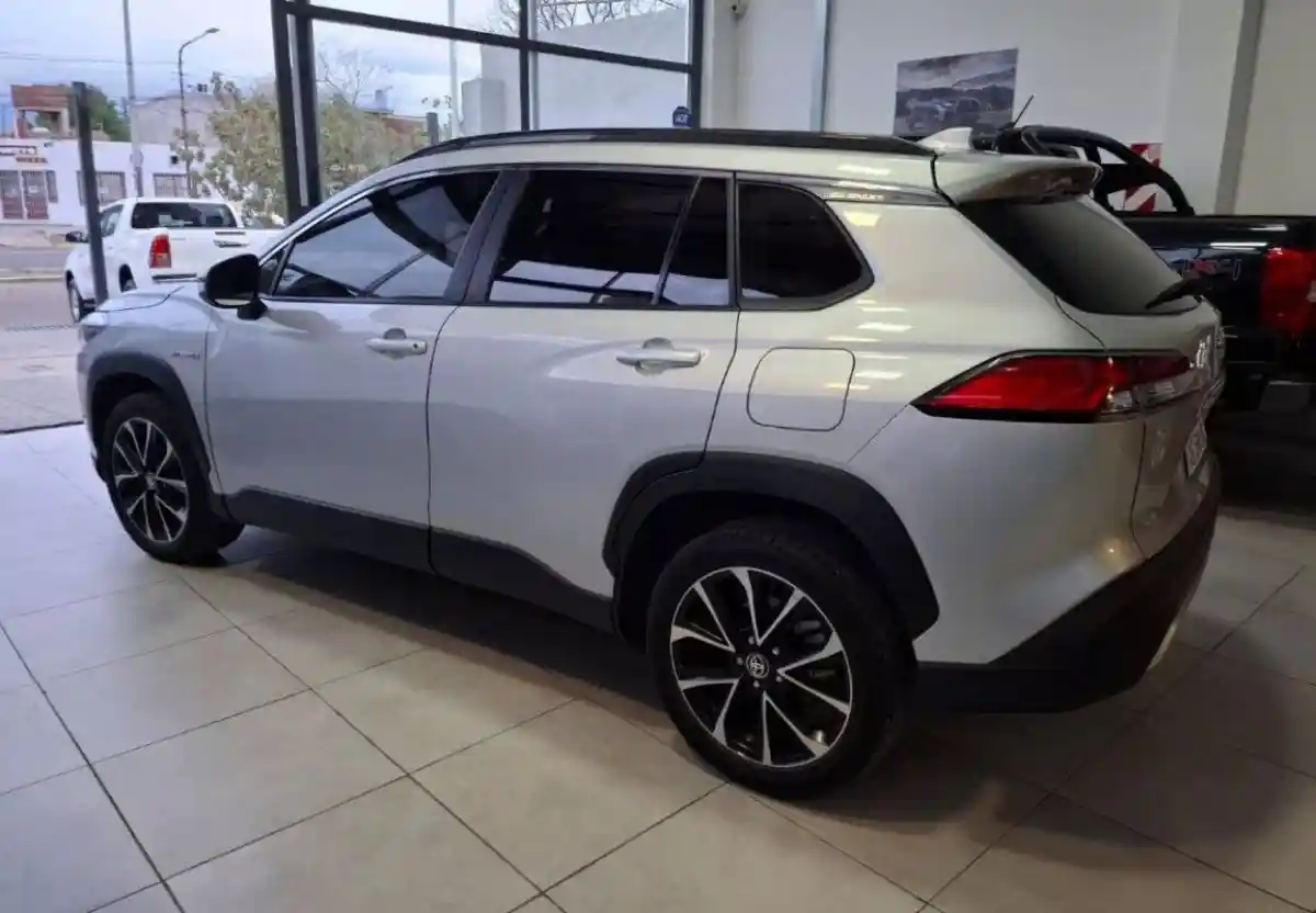 Toyota Corolla Cross  2024 - foto 2