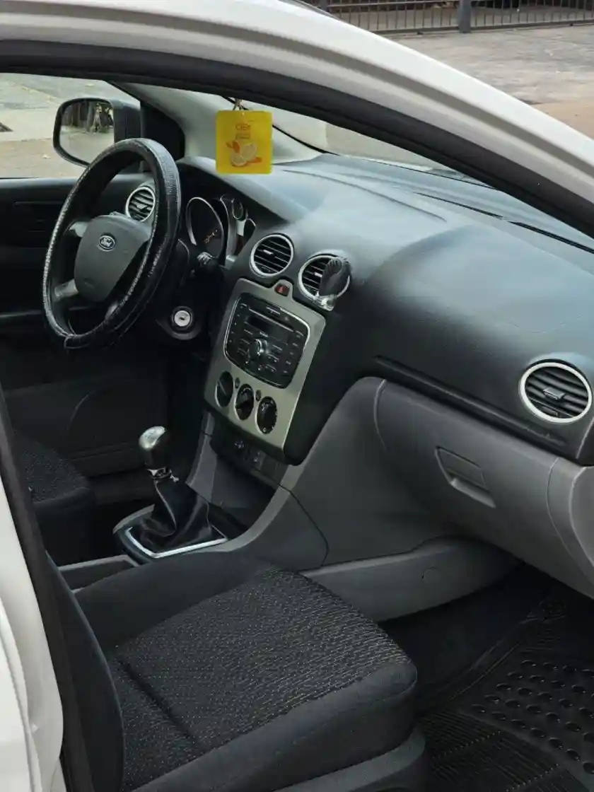 Ford Focus  2010 - foto 3