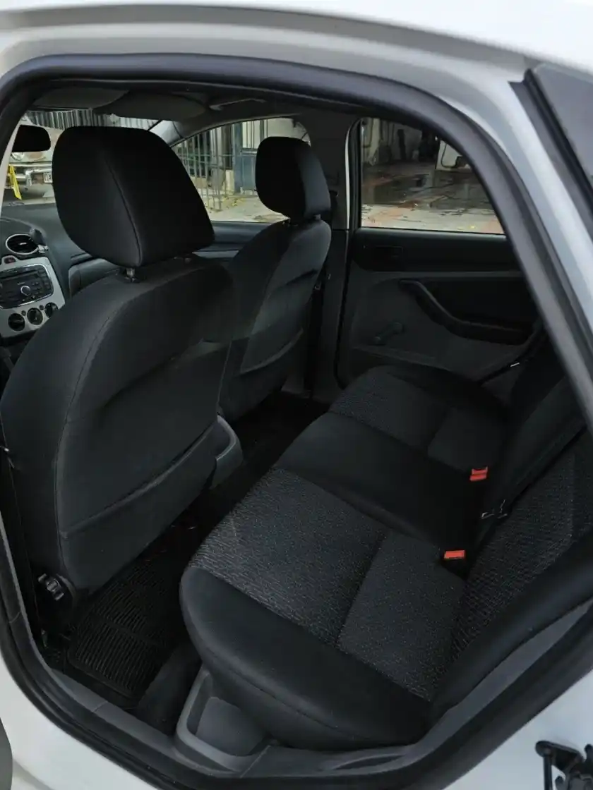 Ford Focus  2010 - foto 4
