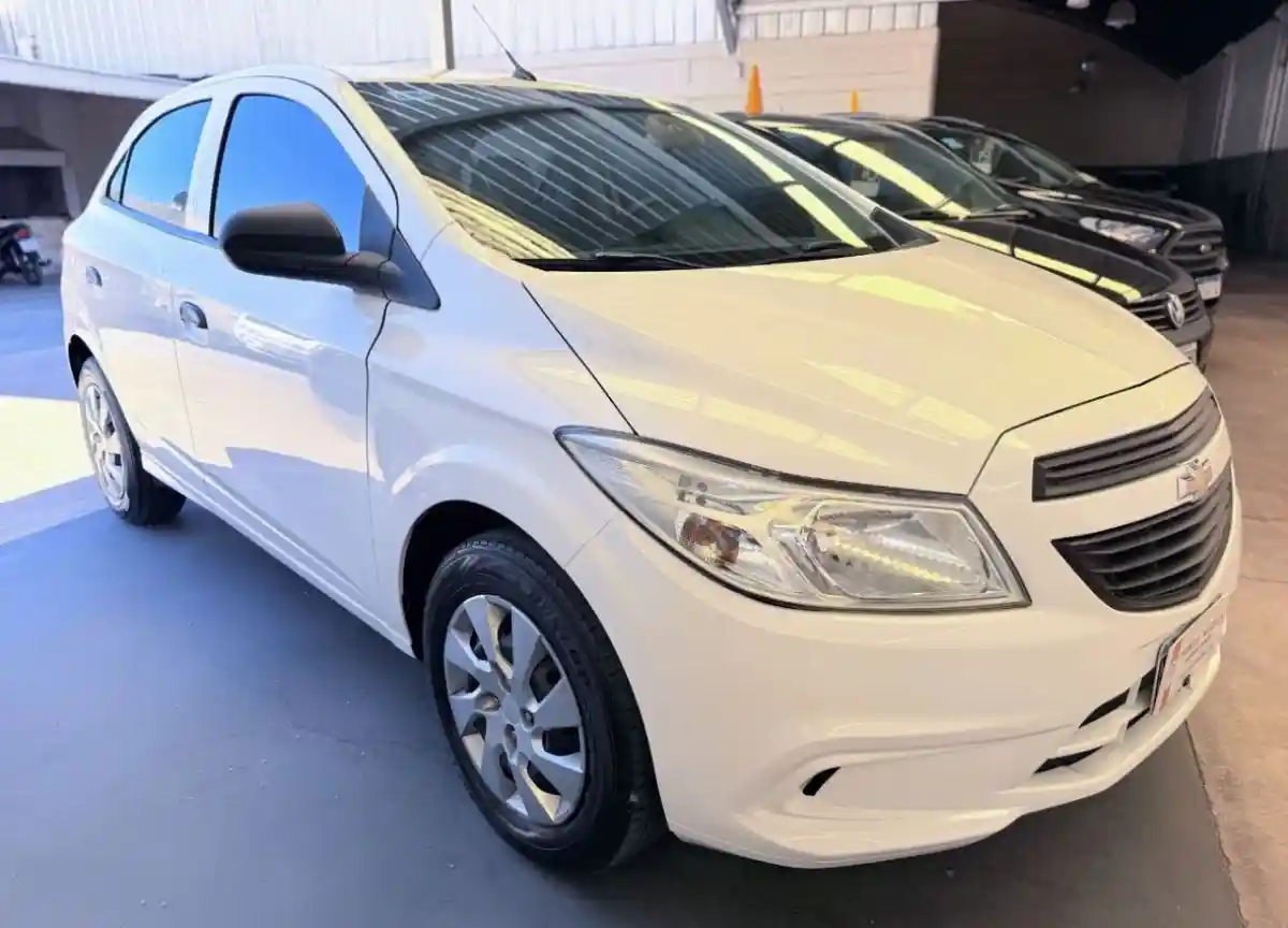 Chevrolet Onix  2013 - foto 2