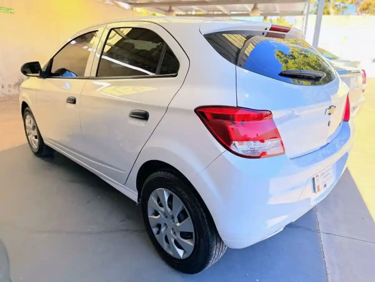 Chevrolet Onix  2013 - foto 3
