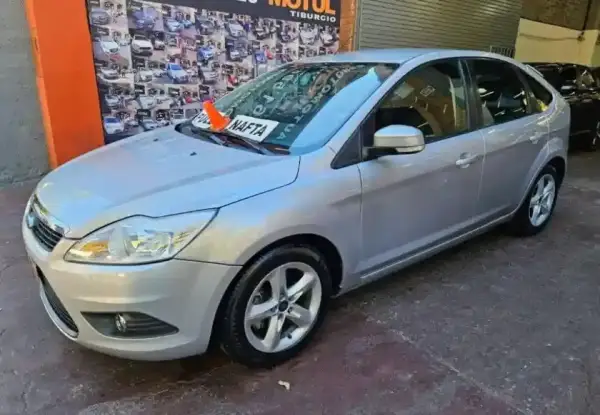 Ford Focus  2012 - foto 1
