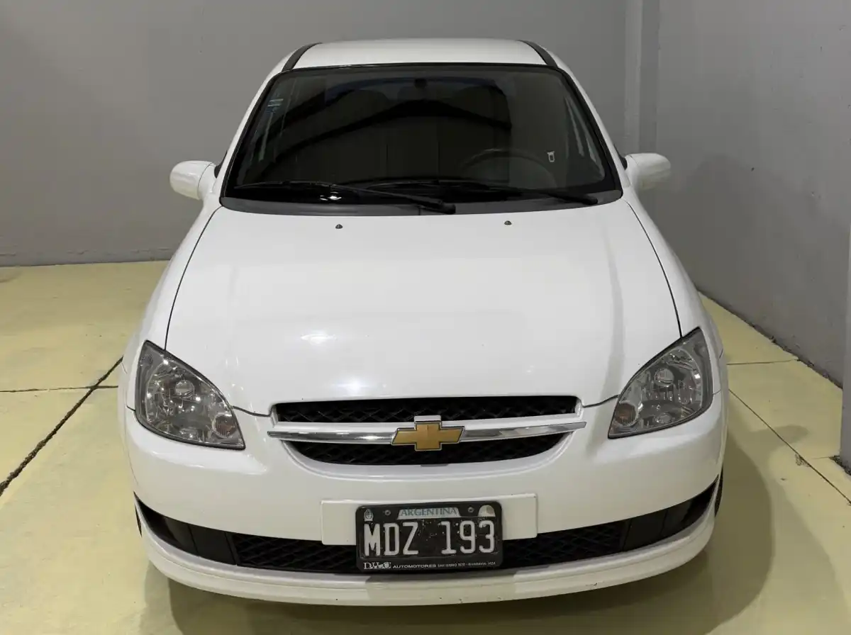 Chevrolet Classic  2013 - foto 2