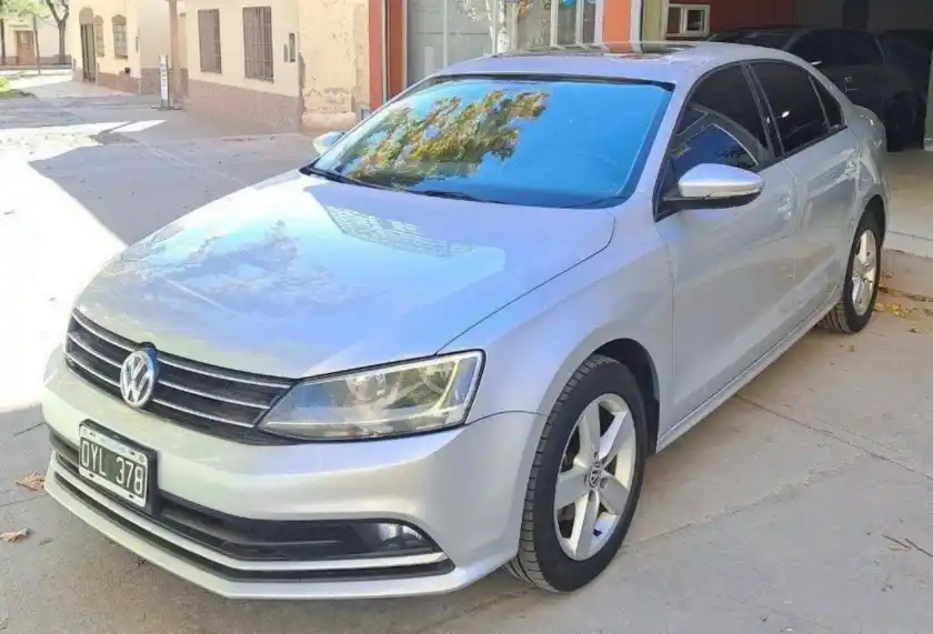 Volkswagen Vento  2015 - foto 1