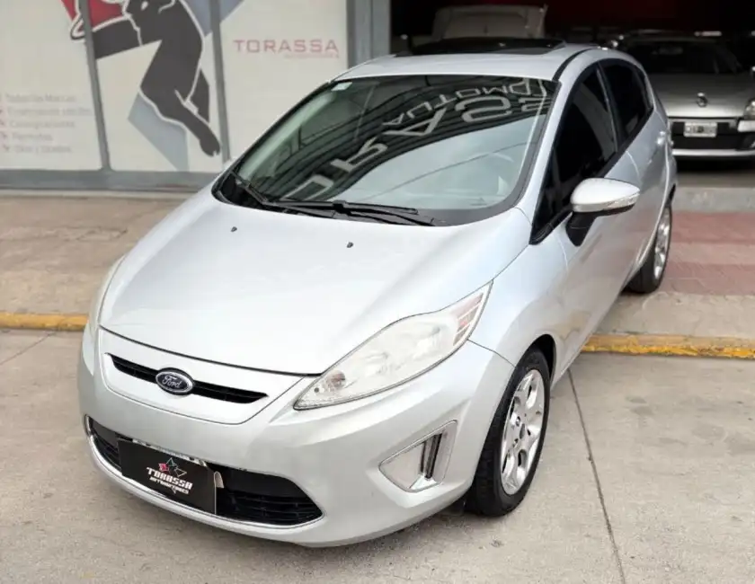 Ford Fiesta KD 2013 - foto 1