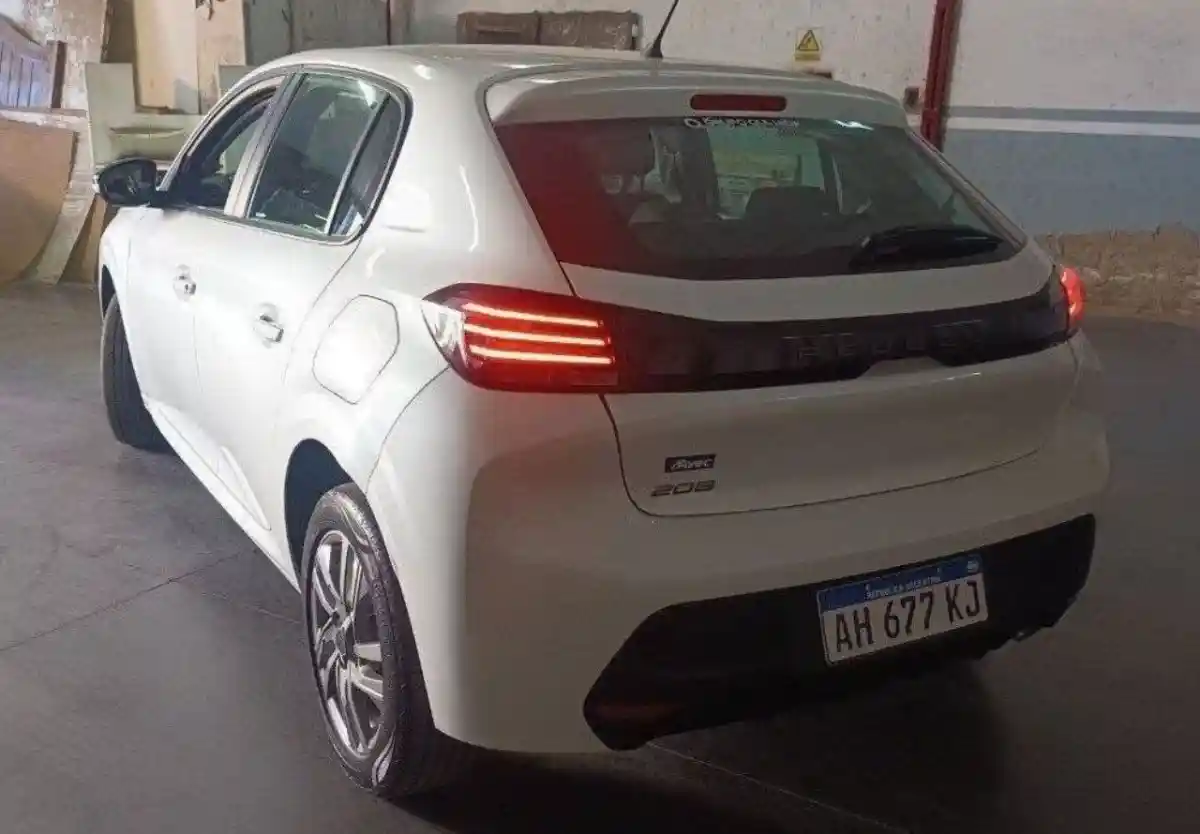 Peugeot 208  2025 - foto 3