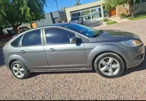 Ford Focus  2013 - foto 2