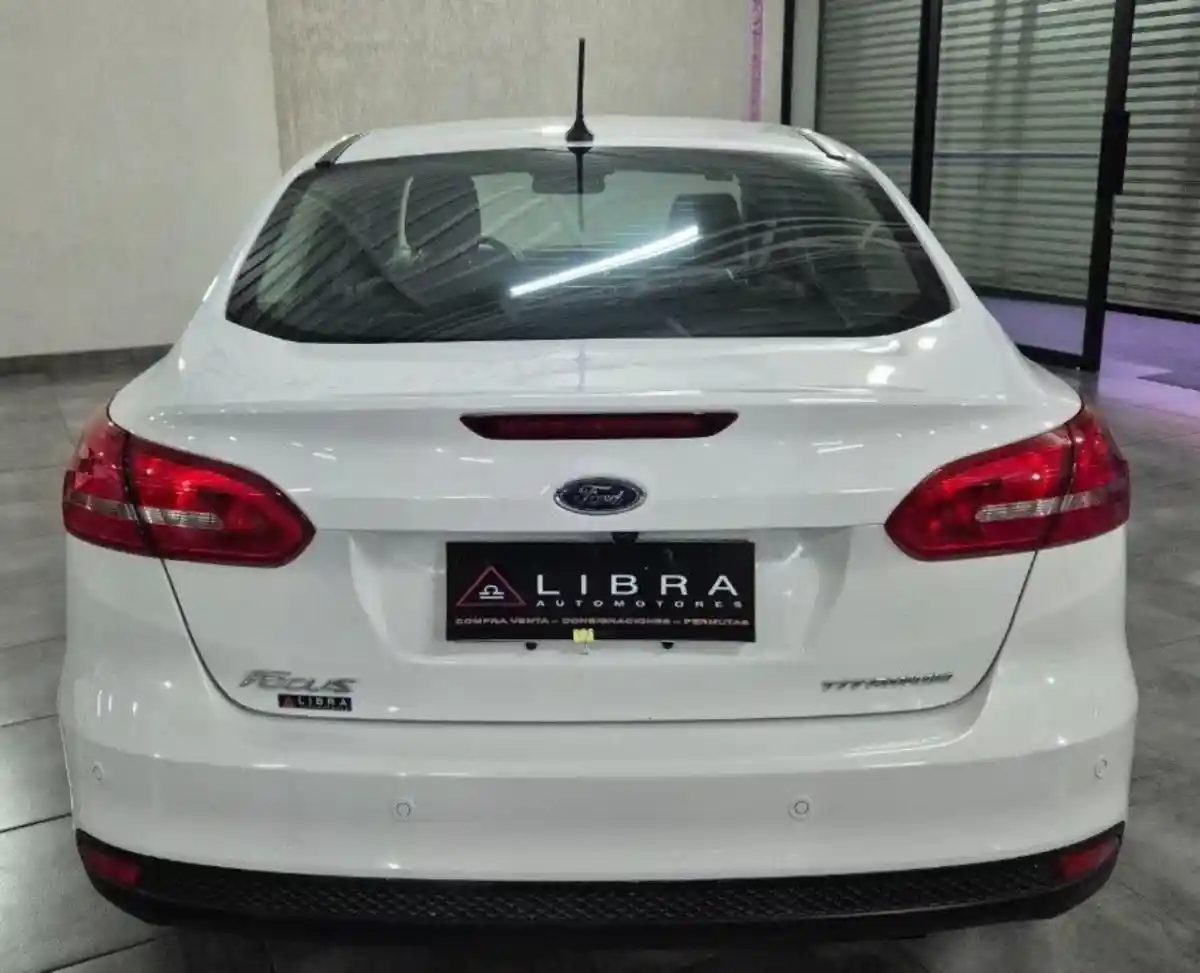 Ford Focus  2018 - foto 5
