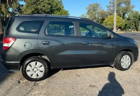 Chevrolet Spin  2017 - foto 2