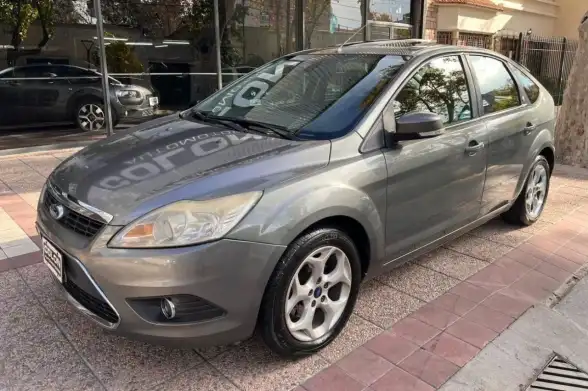 Ford Focus  2012 - foto 1