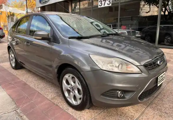 Ford Focus  2012 - foto 2