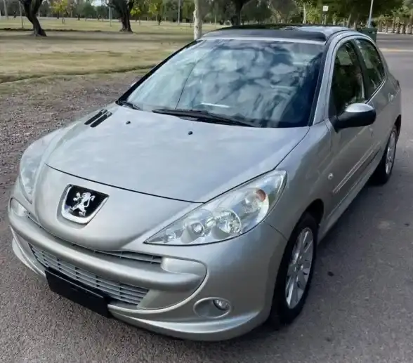 Peugeot 207 2012 - foto 1