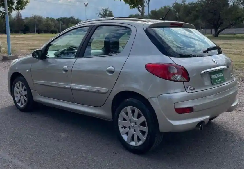 Peugeot 207  2012 - foto 4