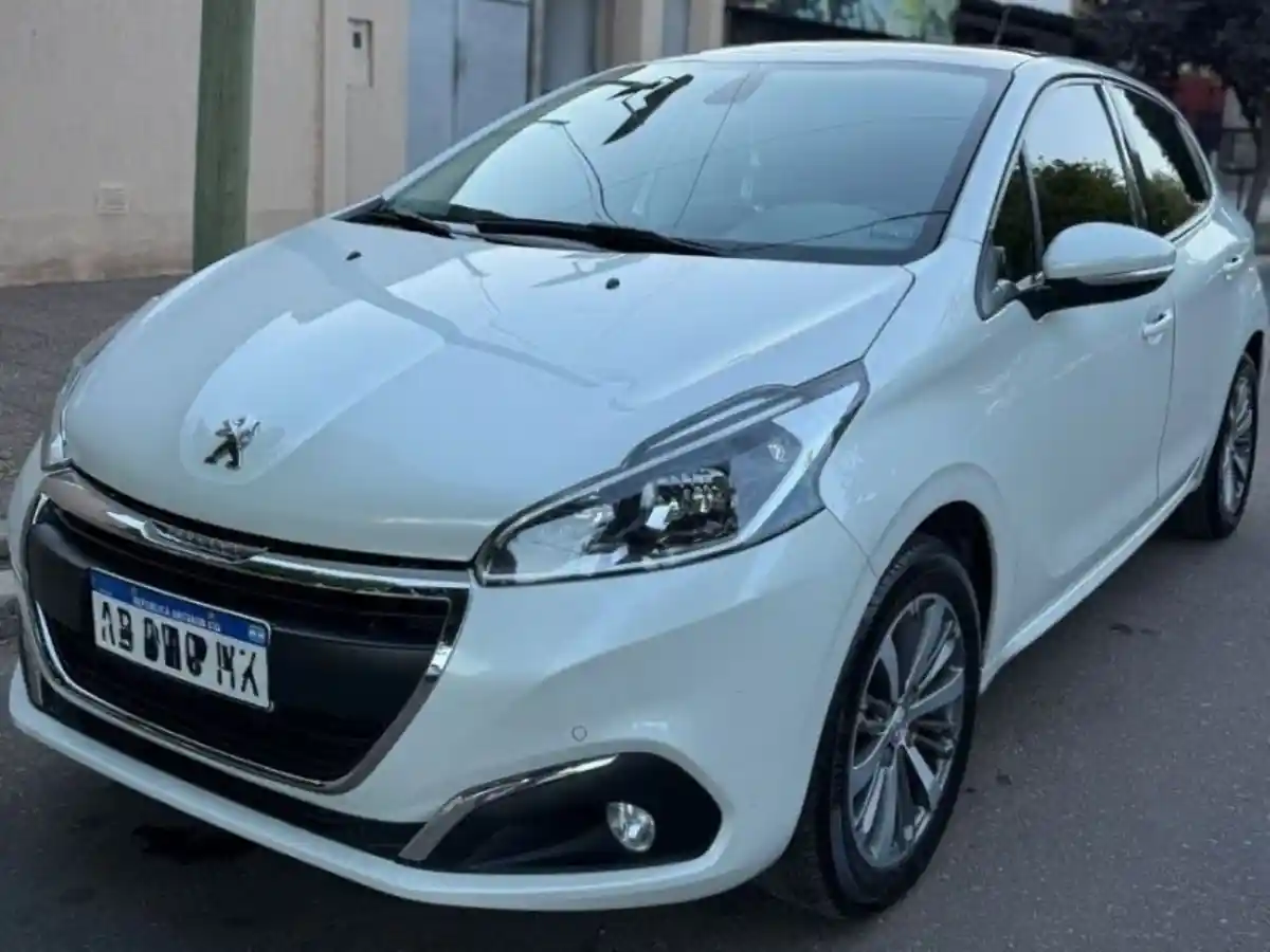 Peugeot 208 2019 - foto 1