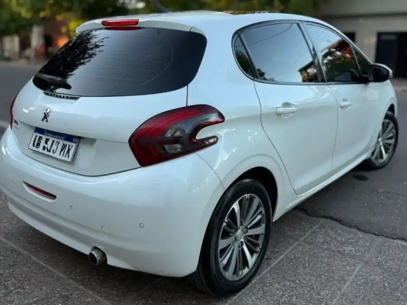 Peugeot 208  2019 - foto 2