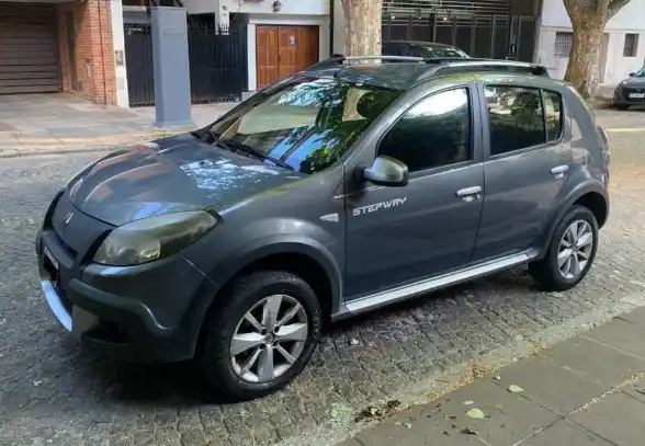 Renault Sandero 2011 - foto 1