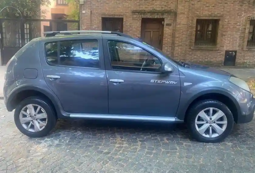 Renault Sandero  2011 - foto 2