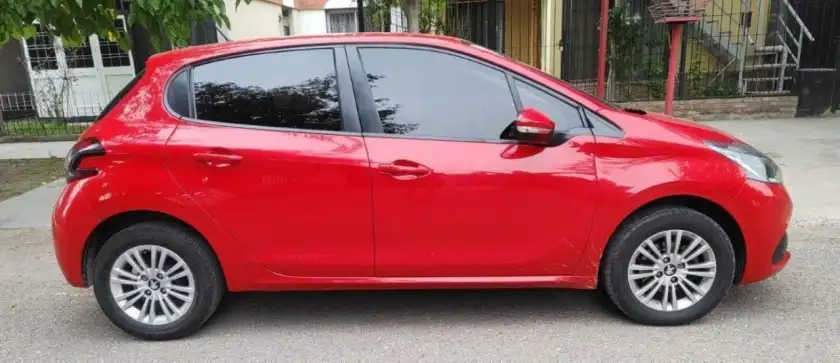 Peugeot 208  2018 - foto 2