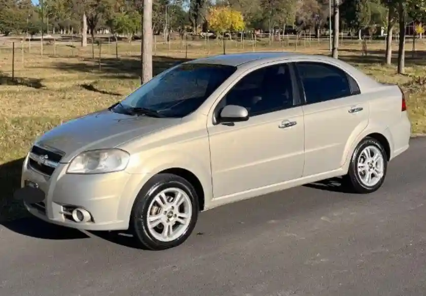 Chevrolet Aveo 2010 - foto 1