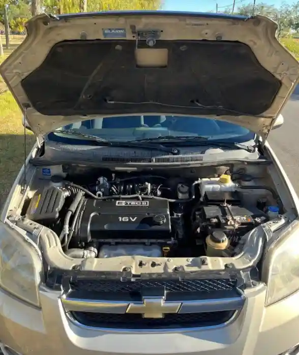 Chevrolet Aveo  2010 - foto 3