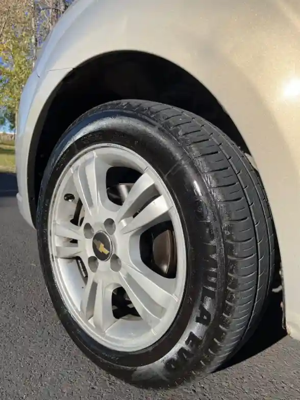 Chevrolet Aveo  2010 - foto 4