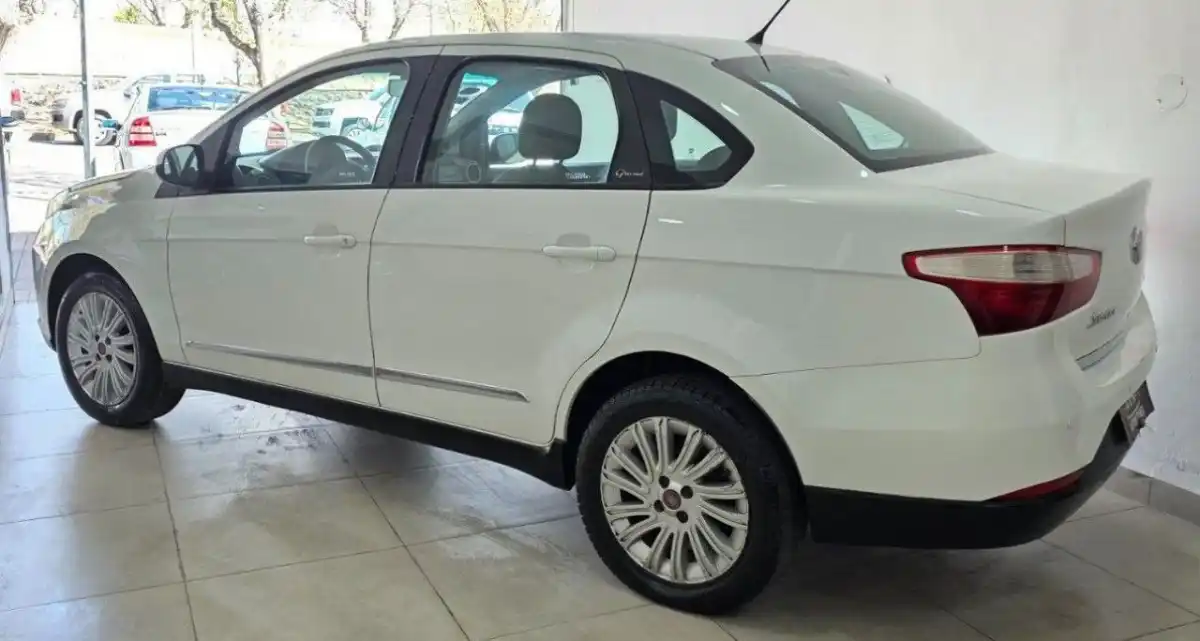 Fiat Grand Siena  2013 - foto 4