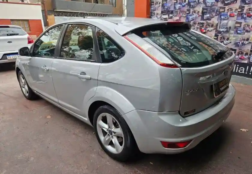 Ford Focus  2010 - foto 3