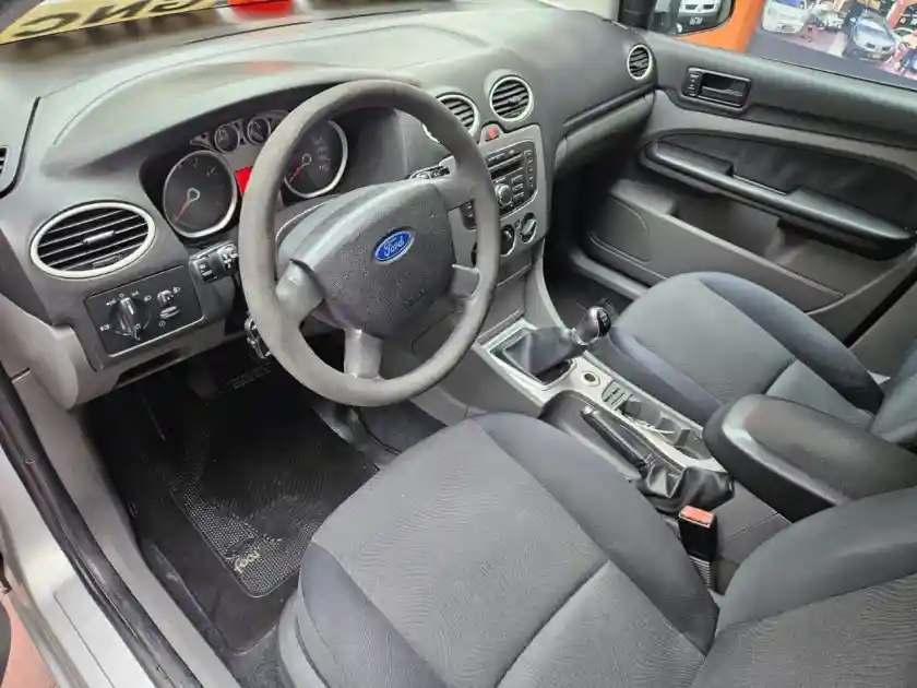 Ford Focus  2010 - foto 5