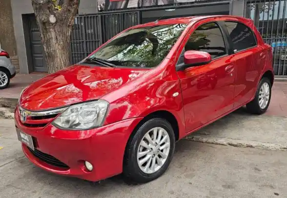 Toyota Etios 2014 - foto 1