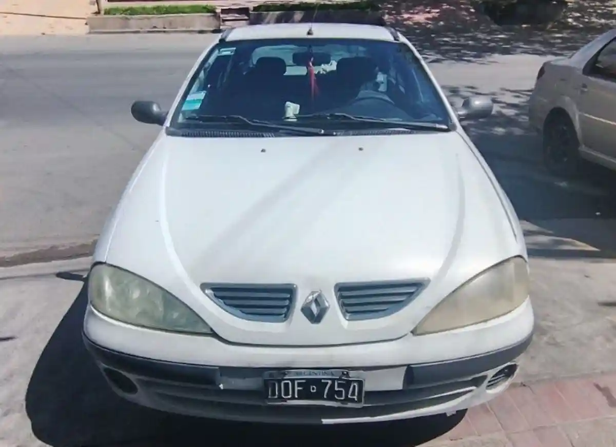 Renault Megane  2000 - foto 1