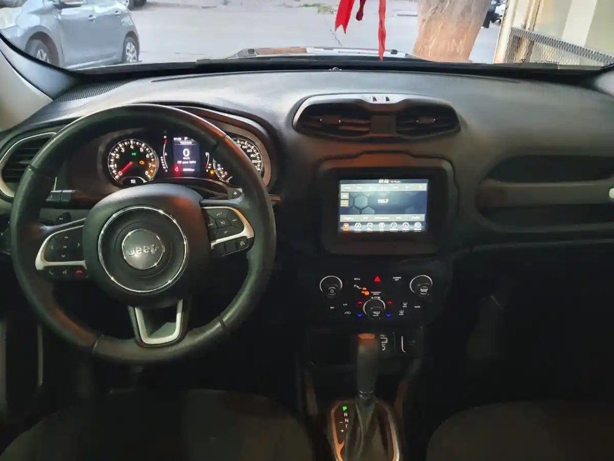Jeep Renegade  2021 - foto 5