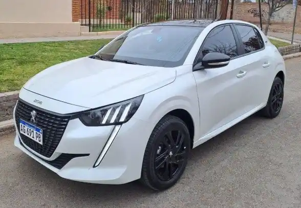 Peugeot 208 2024 - foto 1