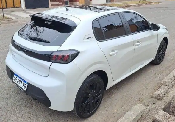 Peugeot 208  2024 - foto 4