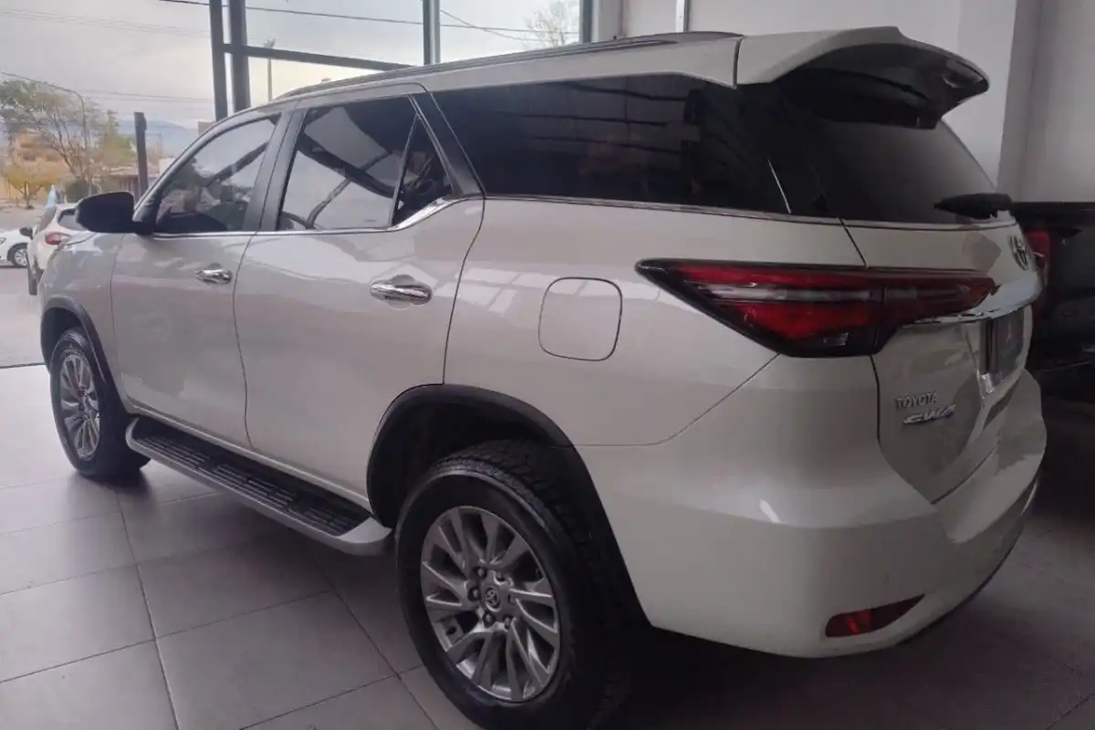 Toyota Hilux Sw4  2022 - foto 3