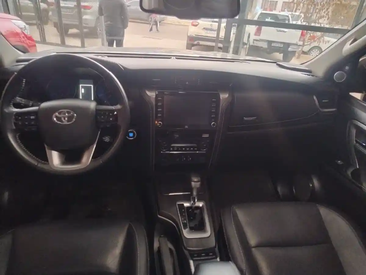 Toyota Hilux Sw4  2022 - foto 4