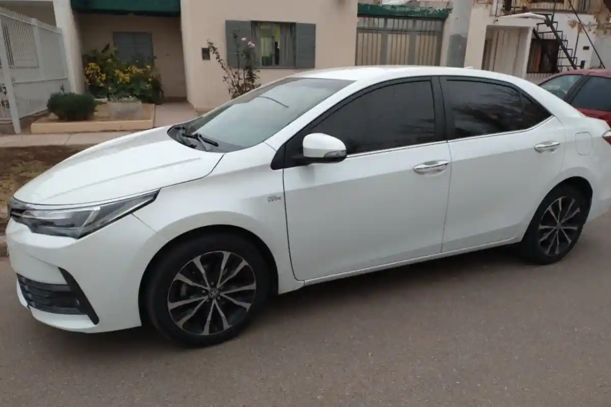 Toyota Corolla  2017 - foto 1