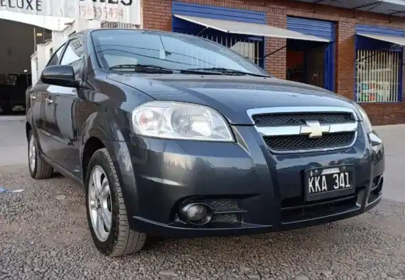 Chevrolet Aveo  2011 - foto 2