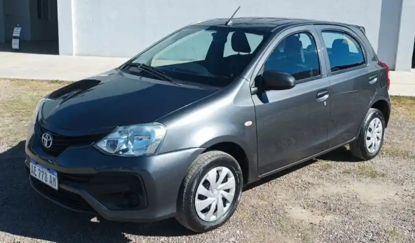 Toyota Etios  2021 - foto 1