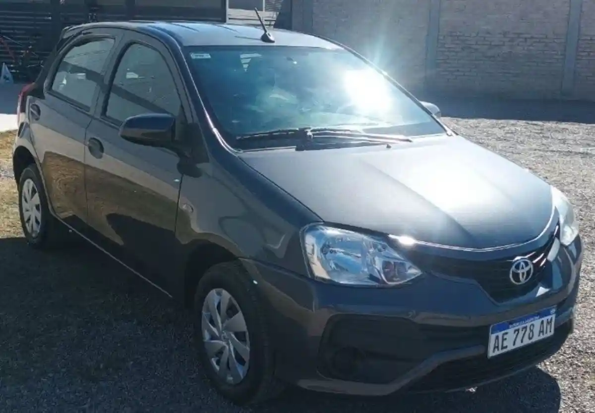 Toyota Etios  2021 - foto 3