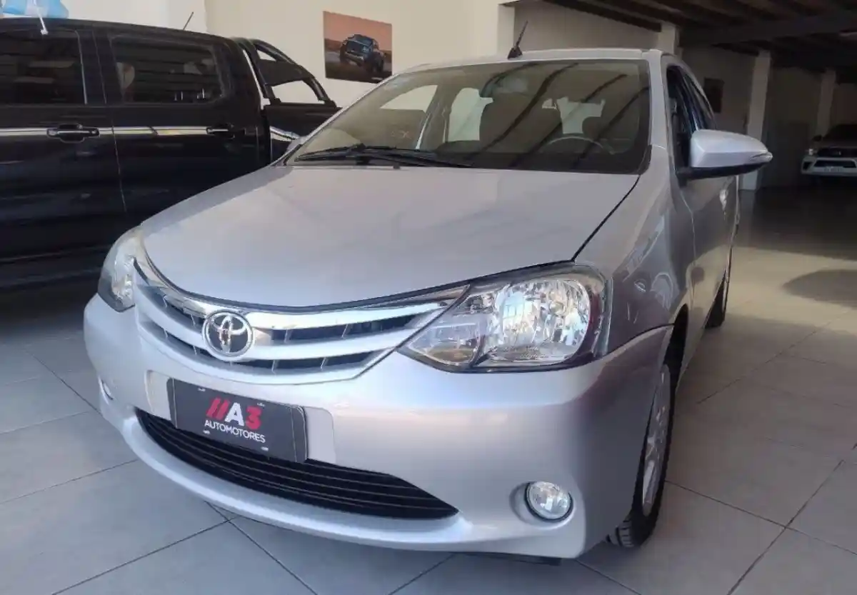 Toyota Etios 2016 - foto 1