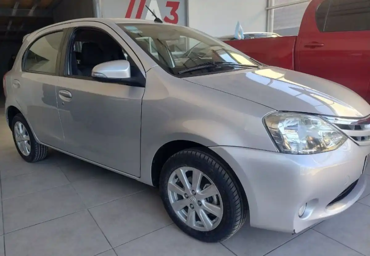 Toyota Etios  2016 - foto 2