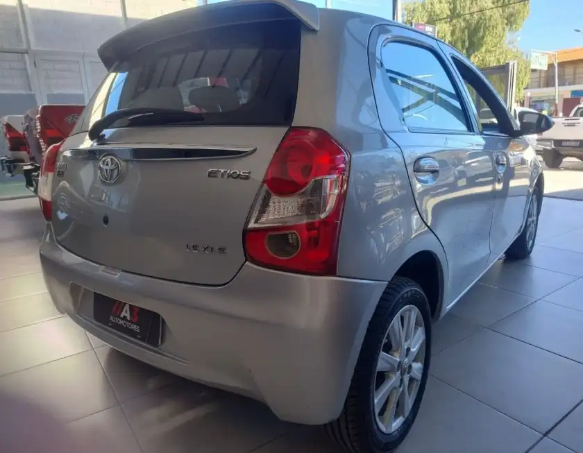 Toyota Etios  2016 - foto 4