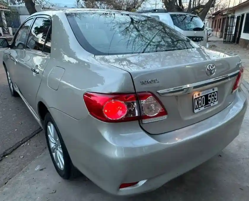Toyota Corolla  2011 - foto 3