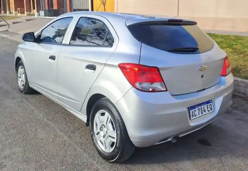 Chevrolet Onix  2018 - foto 3