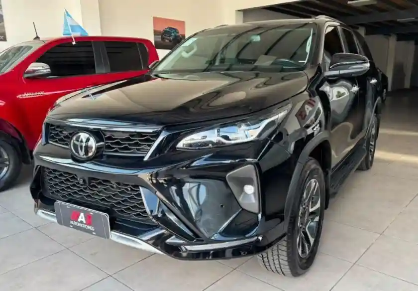 Toyota Hilux SW4 2025 - foto 1