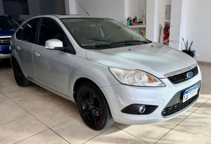 Ford Focus  2011 - foto 2