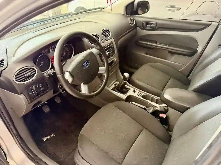 Ford Focus  2011 - foto 5